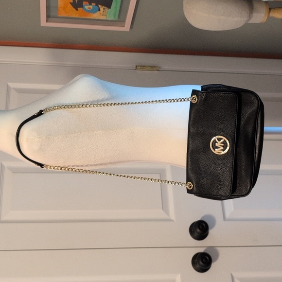 Michael Kors Black and Gold Leather Shoulder Bag - Picture 7 of 13